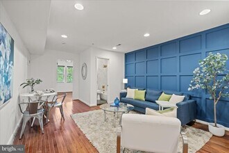 1241 18th St NE in Washington, DC - Foto de edificio - Building Photo