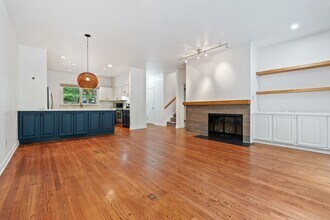 700 Bolin Creek Dr in Carrboro, NC - Building Photo - Building Photo