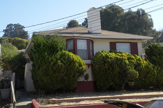 7936 Ney Ave in Oakland, CA - Building Photo - Building Photo