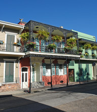 811 Burgundy St in New Orleans, LA - Building Photo - Building Photo