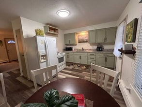 206 Caroline Ave in Hubbard, OH - Building Photo - Building Photo