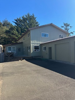 11221 NW Pacific Coast Hwy in Seal Rock, OR - Building Photo