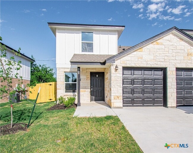 property at 806 Meadow Cir