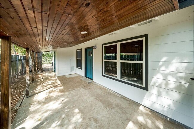8602 Fireside Dr in Austin, TX - Building Photo - Building Photo