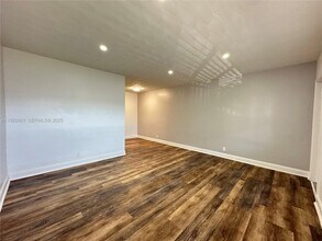 2300 Madison St in Hollywood, FL - Building Photo - Building Photo