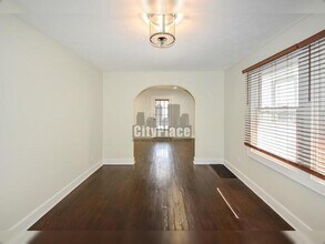 1544 Spruce St in Indianapolis, IN - Foto de edificio - Building Photo