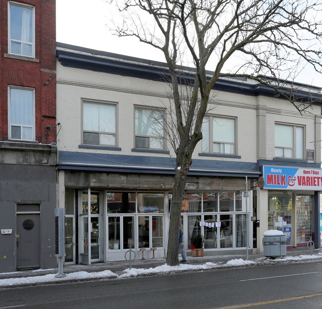 2881-2885 Dundas St W in Toronto, ON - Building Photo - Building Photo