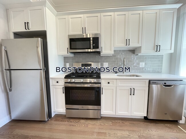 191 Porter St in Boston, MA - Building Photo - Building Photo