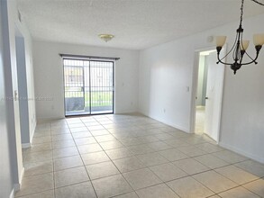 2750 W 63rd Pl in Hialeah, FL - Building Photo - Building Photo