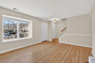 8 Suncroft Ct in Silver Spring, MD - Building Photo - Building Photo