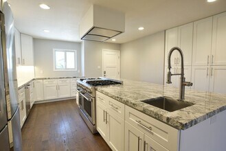 1396 Carrie Lee Way in San Jose, CA - Building Photo - Building Photo