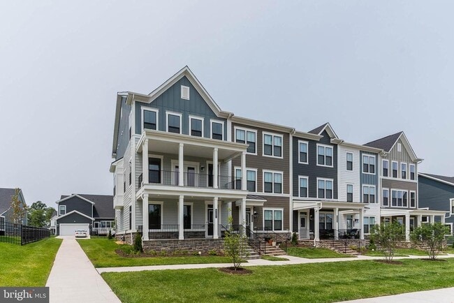 42601 Houdini Rst Ter in Leesburg, VA - Building Photo - Building Photo