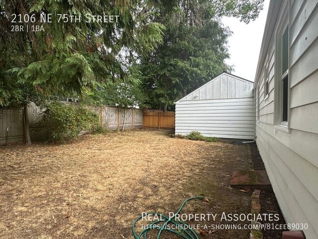 2106 NE 75th St in Seattle, WA - Building Photo - Building Photo