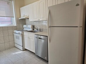 78-10 32nd Ave in Queens, NY - Building Photo - Building Photo