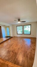 3087 Crystal Mountain Ave in Medford, OR - Building Photo - Building Photo