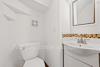 205 W Poplar Ave in Carrboro, NC - Building Photo - Building Photo