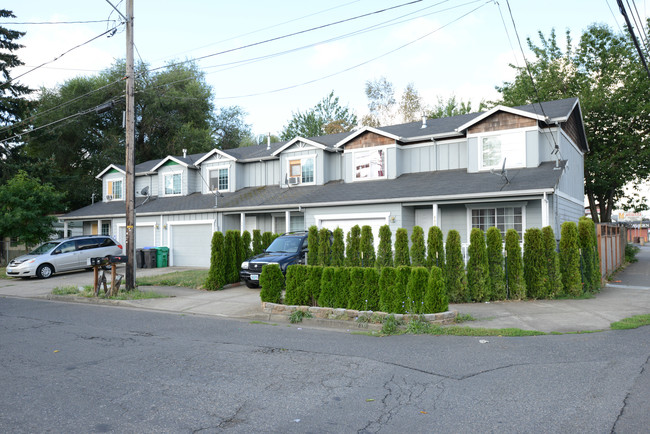 500 NE 94th Ave in Portland, OR - Building Photo - Building Photo