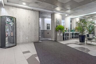 Le Saint-Urbain in Montréal, QC - Building Photo - Interior Photo