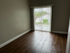 10515 NW 37th St in Coral Springs, FL - Foto de edificio - Building Photo