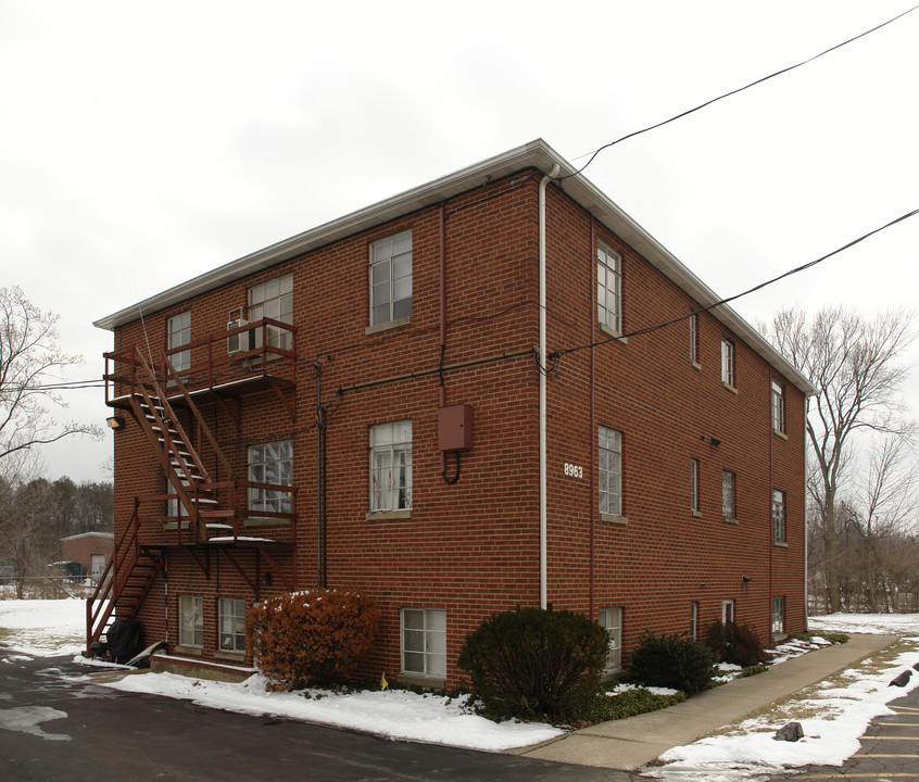 8963 Brecksville Rd in Brecksville, OH - Foto de edificio