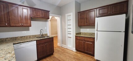 1925 W Belle Plaine Ave in Chicago, IL - Foto de edificio - Building Photo