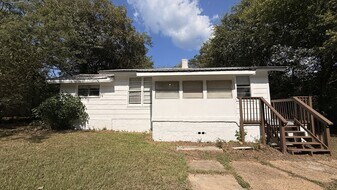 7436 Canada Ave in Birmingham, AL - Building Photo