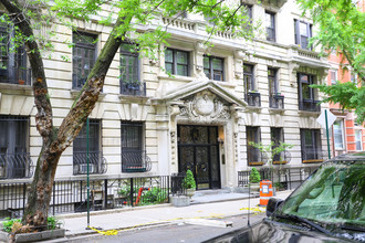 37-43 W 93rd St in New York, NY - Foto de edificio - Building Photo