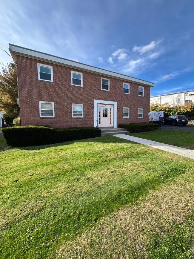 15 Fairfax Ave, Unit B-2