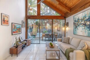 497 N University Dr in Plantation, FL - Building Photo