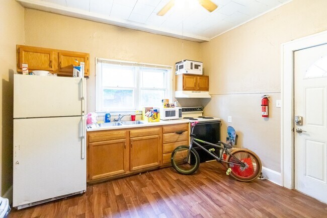property at 824 W University Ave
