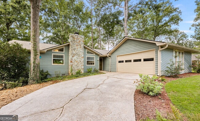 2076 Lake Ridge Terrace in Lawrenceville, GA - Building Photo - Building Photo