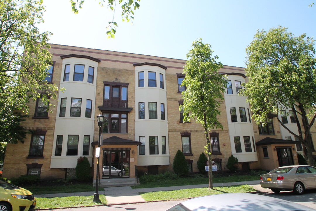 Ashland Apartments in Buffalo, NY - Building Photo