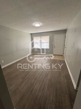 109-111 Evergreen Ct-Unit -111 in Nicholasville, KY - Foto de edificio - Building Photo