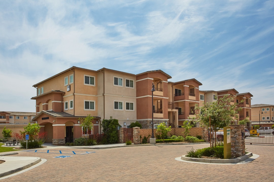 Lemon Grove Apartments in Orange, CA - Foto de edificio