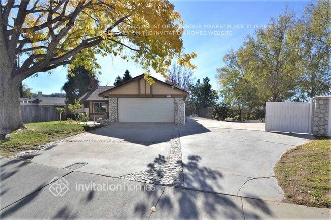 property at 27837 Ridgegrove Dr