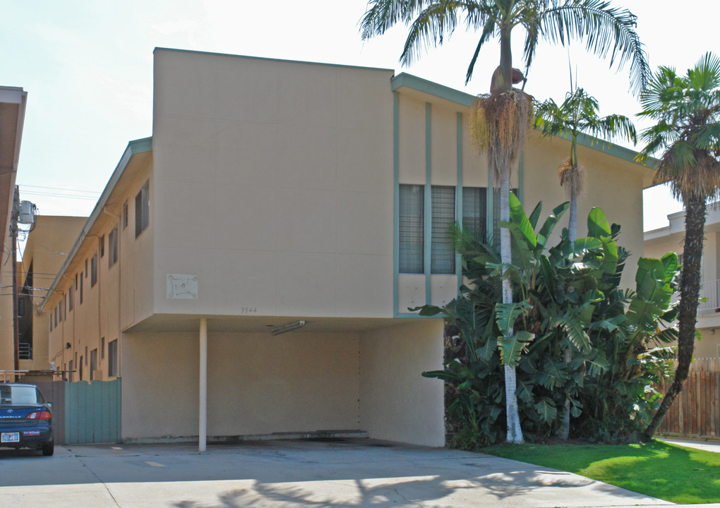 3544 Mentone Ave in Los Angeles, CA - Foto de edificio