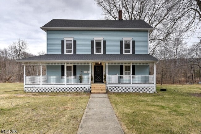 11 Sterling Pkwy, Unit 1 in Ogdensburg, NJ - Building Photo - Building Photo