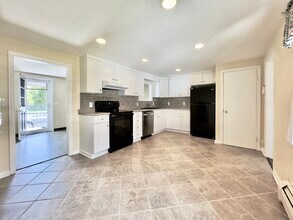 46 Houston Terrace in Stamford, CT - Building Photo - Building Photo