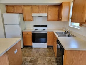 1355 Martin Ave in Ephrata, PA - Foto de edificio - Building Photo