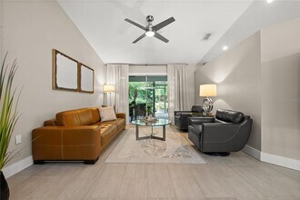 6960 Stetson St Cir in Sarasota, FL - Building Photo - Building Photo