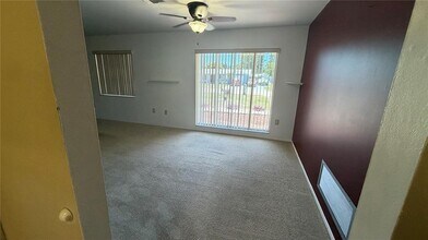339 Pine Tree Rd in Venice, FL - Building Photo - Building Photo