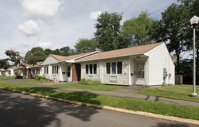 Woodmont Village in Plainville, CT - Building Photo - Building Photo