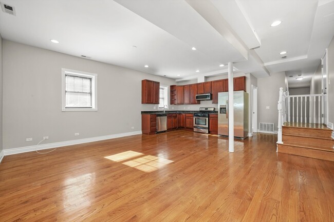 6300 N Rockwell St in Chicago, IL - Building Photo - Building Photo