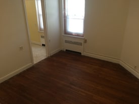 340 Ellis Ave in Iowa City, IA - Building Photo