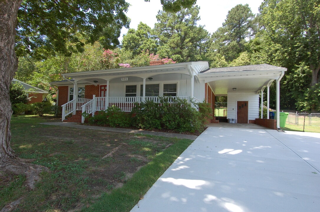 3105 Brentwood Rd in Raleigh, NC - Foto de edificio