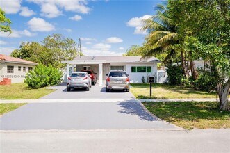 305 NW 122nd St in North Miami, FL - Building Photo - Building Photo