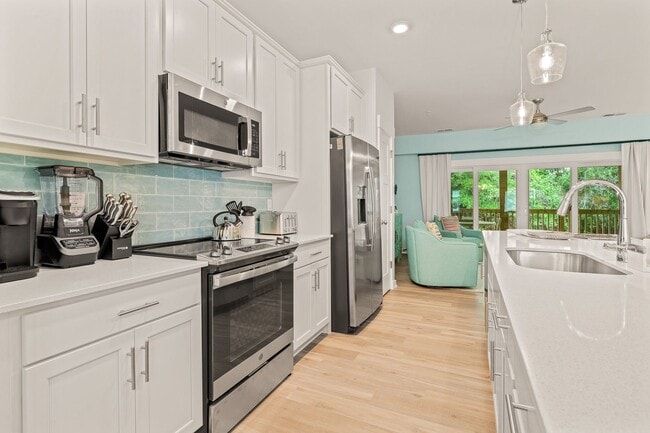 1113 Cambridge Rd in Kill Devil Hills, NC - Building Photo - Building Photo