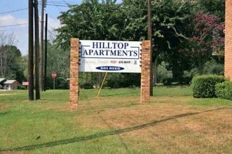 Hilltop Apartments in Frankston, TX - Foto de edificio - Building Photo
