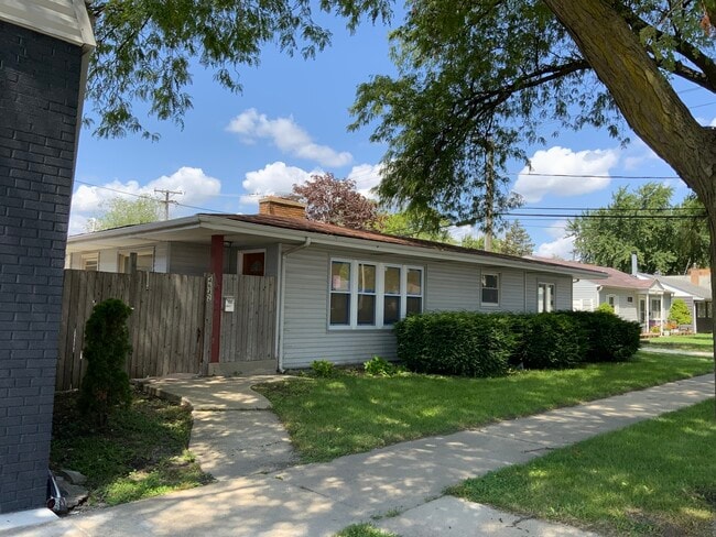 property at 4642 Hawthorne Ave