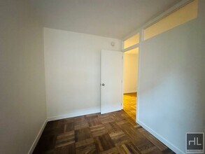 East 79th Street in New York, NY - Foto de edificio - Building Photo